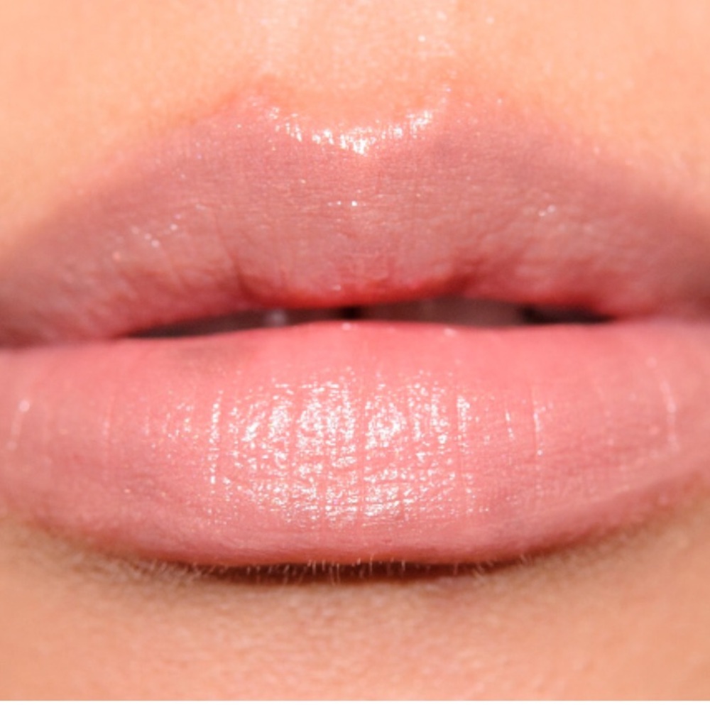 MAC Lustre Fleur D’Coral Lipstick